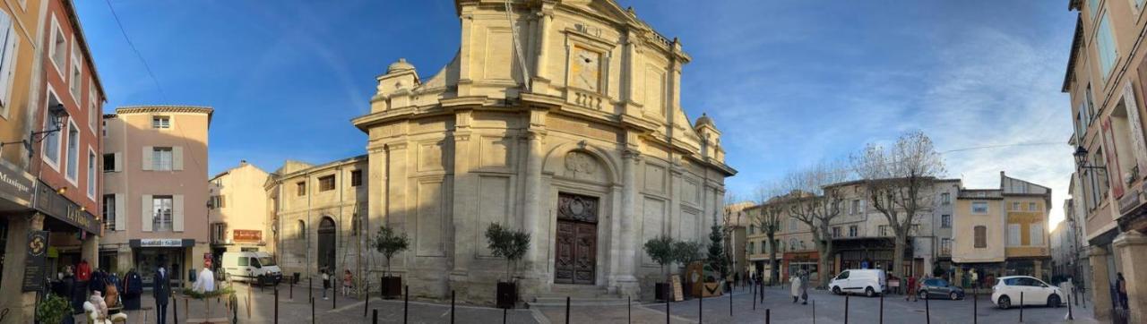 Un Coin De Luberon Daire LʼIsle-sur-la-Sorgue Dış mekan fotoğraf